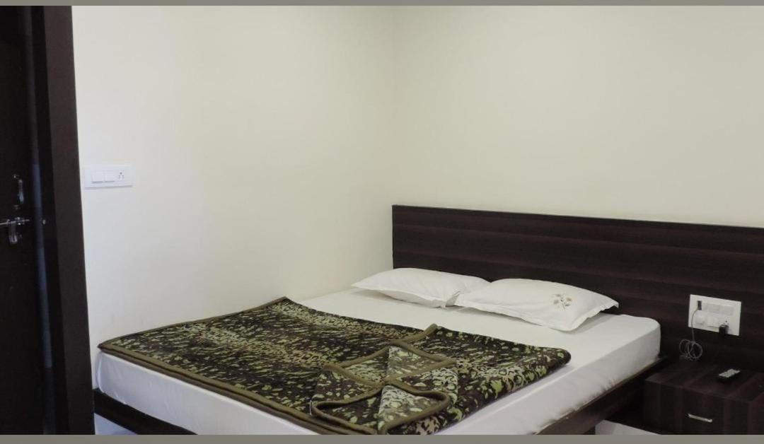 Hotel Paradise Stays Pachmarhi Luaran gambar